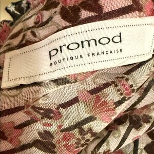 Promod scarf from Paris with floral print and frayed edges